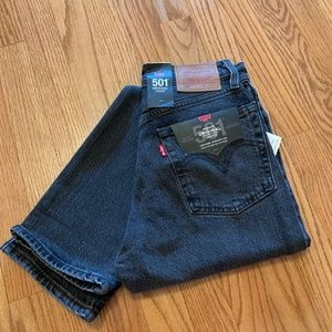 Womens Levi’s premium  501 cropped black jeans NWT